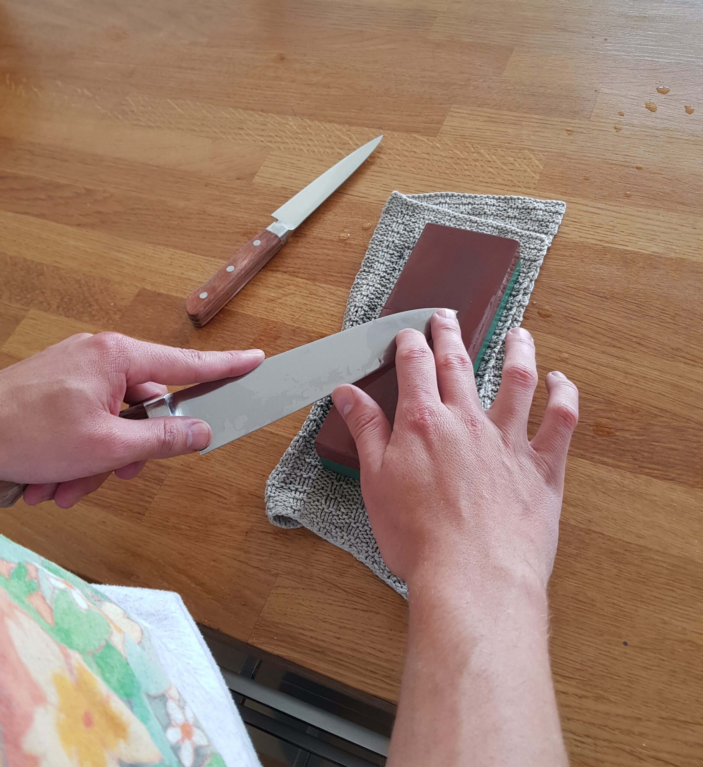 kurs i japansk knivsliping på slipekurs lærer du å slipe kniver selv på slipestein våtstein